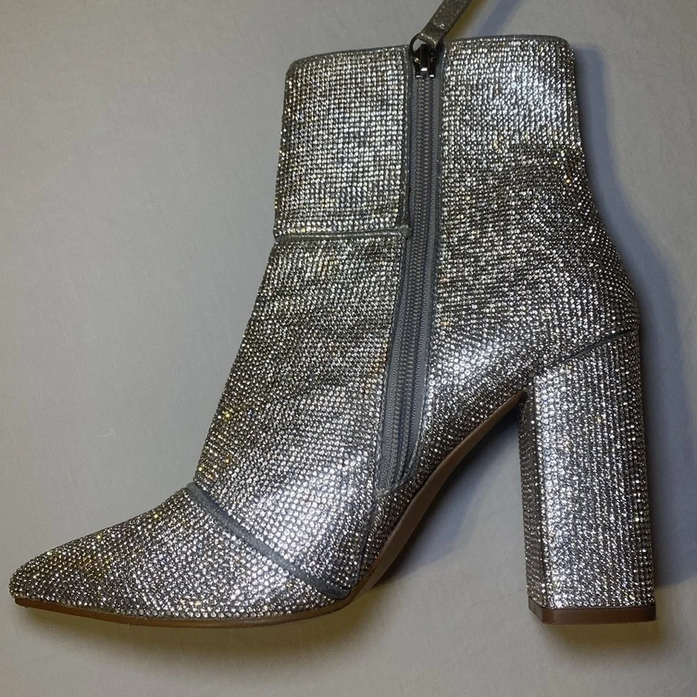 Steve Madden Women’s Noticed-R Rhinestone Silver Heeled Booties Size 9 EUC